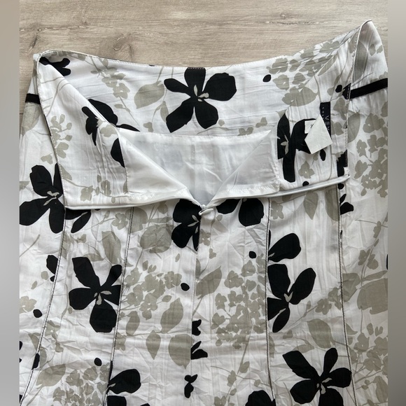 VEX Collection - Top (38); Skirt (36) - Two piece, black white and grey outfit - Picture 9 of 16